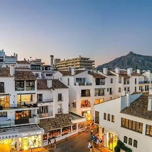 Apartment Puerto Banus Front Line 2 Bedroom, Marbella