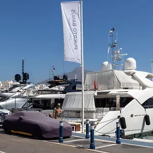 Apartment Luxurious In The Heart Of Puerto Banus, Marbella